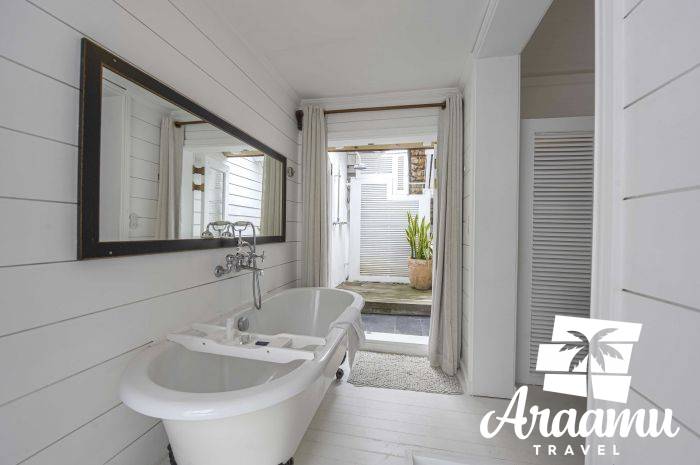 Mauritius, 20 Degrees Sud****+